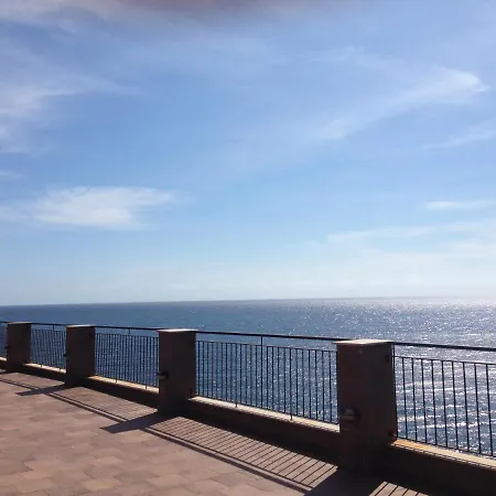 On The Sea Aparthotel *