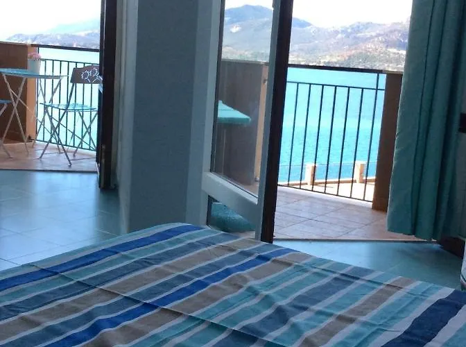 On The Sea Aparthotel