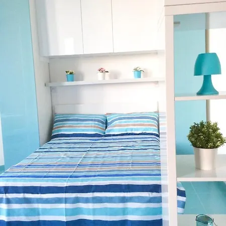 アパートホテル On The Sea カリアリ