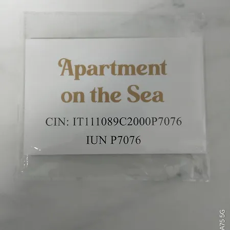 On The Sea アパートホテル カリアリ